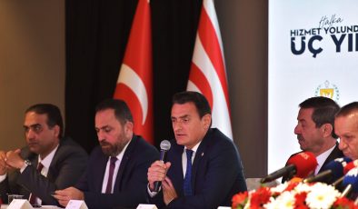 Halka Hizmet Yolunda Üç Yıl Toplantısı… Hükümet yetkilileri, basın mensuplarının sorularını yanıtladı