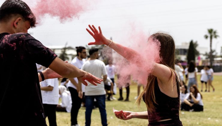 DAÜ Bahar Festivali’nde Color Fest