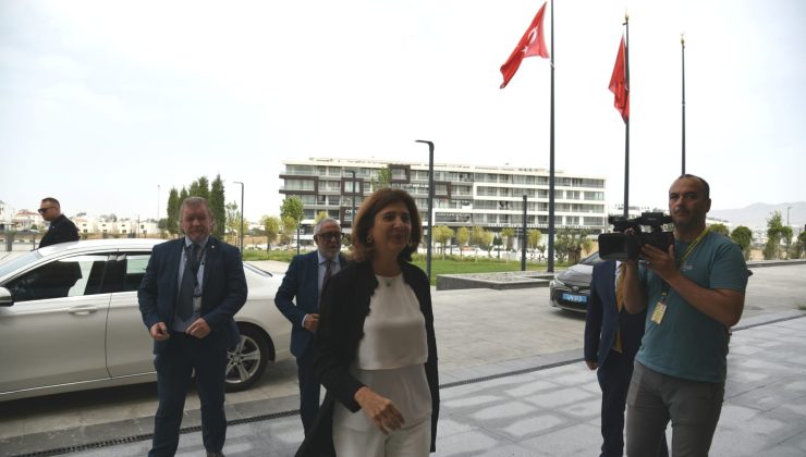 Cumhurbaşkanı Tatar, Holguin’i kabul etti