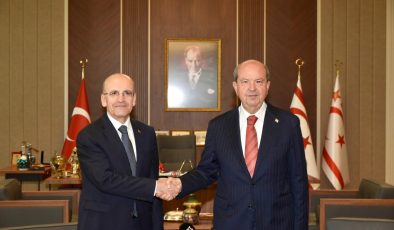 Cumhurbaşkanı Tatar, Mehmet Şimşek’i kabul etti