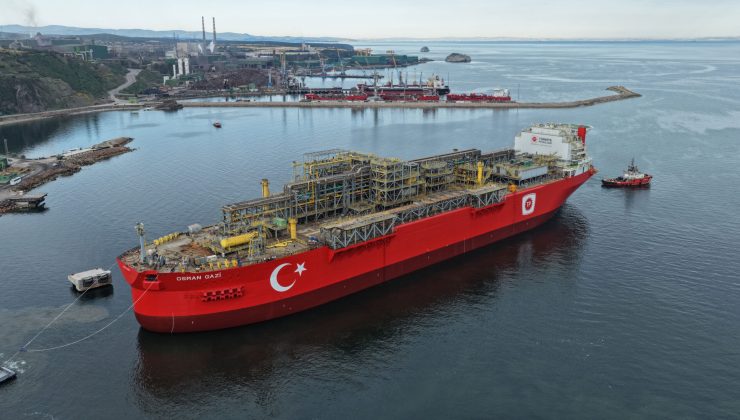 Türkiye’nin ilk yüzer doğalgaz üretim platformu İstanbul Boğazı’nda