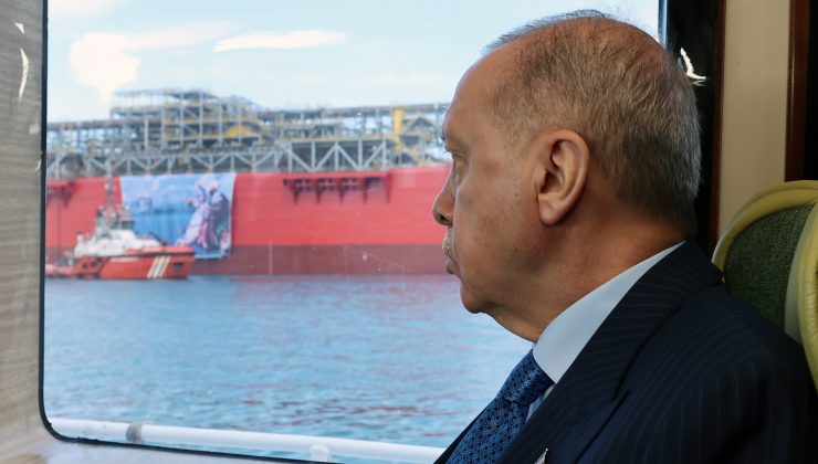 Erdoğan, Türkiye’nin ilk yüzer gaz üretim platformunu Karadeniz’e uğurladı