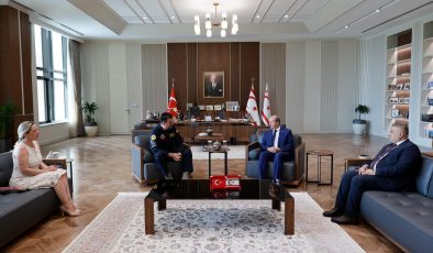 Cumhurbaşkanı Tatar, TUSAŞ Eğitim Uçakları Baş Test Pilotu Özpala’yı kabul etti