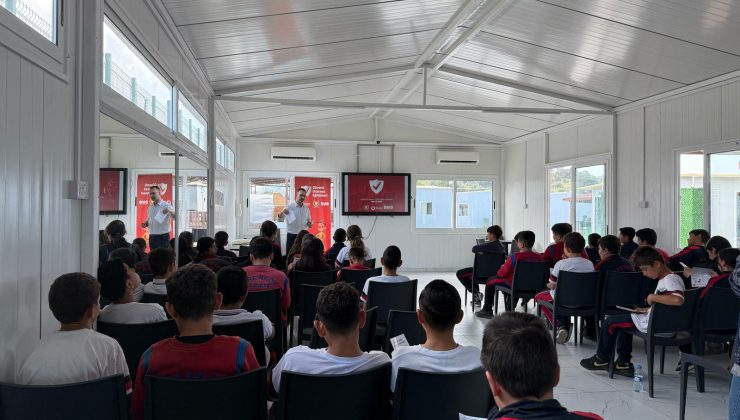 Güvenli internet kullanım eğitimi 40 okulda 4 bin öğrenciye verildi