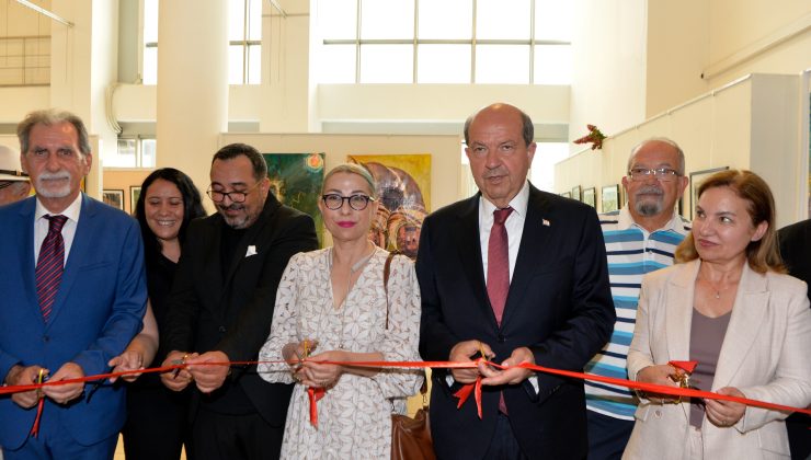 Tatar, sanat sergisine katıldı