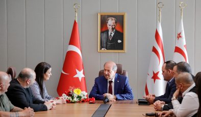 Cumhurbaşkanı Tatar, Gönyeli Spor Kulübü Başkanı Sinem Baştaş ve Yönetim Kurulu’nu kabul etti
