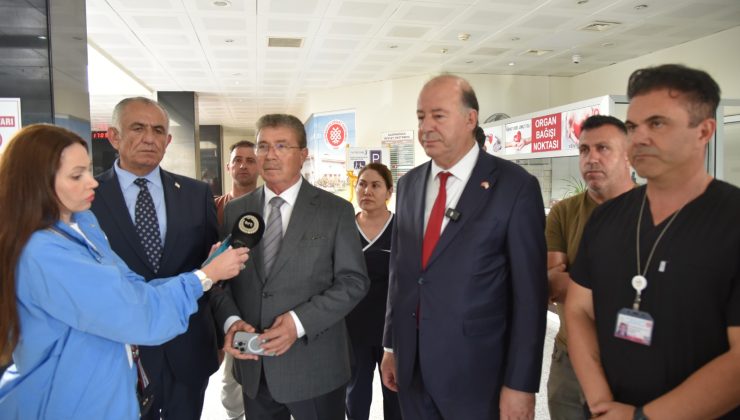 Başbakan Üstel otobüs kazasında yaralanan öğrencileri Gazimağusa Hastanesi’nde ziyaret etti: “Allah bize bağışladı, sağlık durumları iyi”