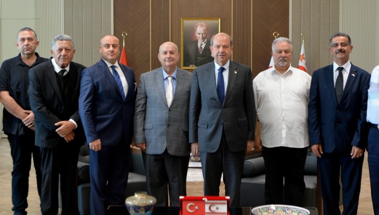 Cumhurbaşkanı Ersin Tatar, Milli Mücadele Vakfı heyetini kabul etti:  “GKRY’deki tutuklamaların iki devletli siyasetin sonucu olduğunun düşünülmesi yanlış ve samimiyetsizdir”