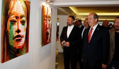 Cumhurbaşkanı Tatar, Yakın Doğu Üniversitesi, Güzel Sanatlar Sergisi’nin açılışına katıldı