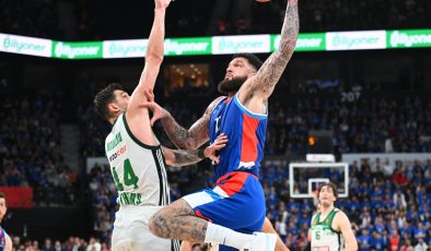 Efes seriyi eşitledi