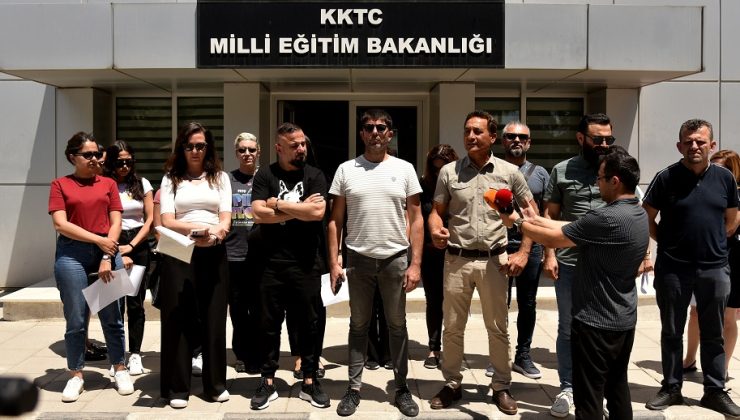 KTOEÖS, Bekirpaşa Lisesi’ndeki sınavlarla ilgili Bakanlık önünde açıklama yaptı