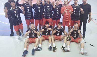 Voleybolda U 17 karması galip