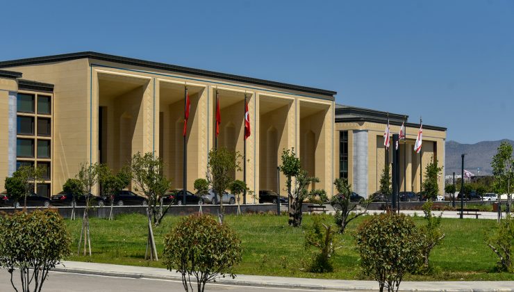 Meclis’in yapımı 3 yılda tamamlanan binası bugün faaliyete geçti…