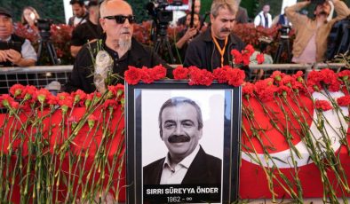 Önder son yolculuğuna uğurlandı