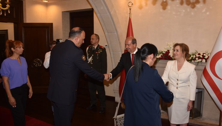 Cumhurbaşkanı Tatar ve eşi halkla bayramlaşacak