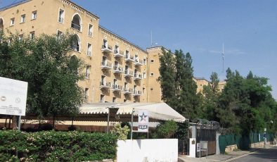 Bazı Kıbrıslı Türk ve Rum siyasi parti temsilcileri Ledra Palace’da buluştu