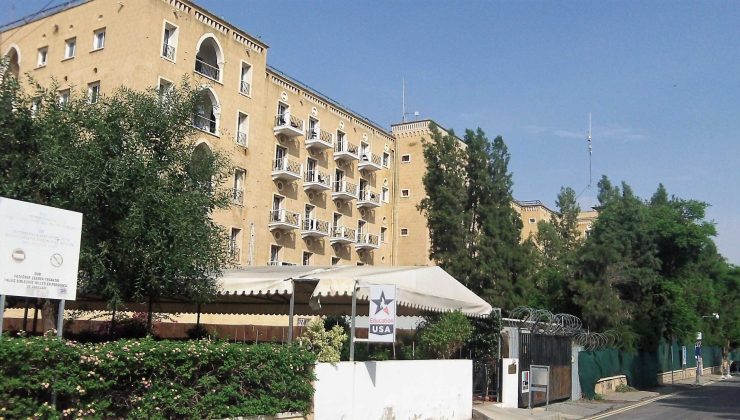 Bazı Kıbrıslı Türk ve Rum siyasi parti temsilcileri Ledra Palace’da buluştu