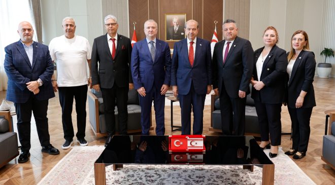Cumhurbaşkanı Tatar Adanalı iş insanları heyetini kabul etti