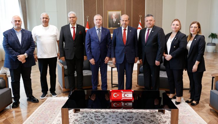 Cumhurbaşkanı Tatar Adanalı iş insanları heyetini kabul etti