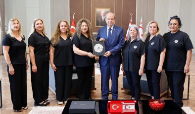Cumhurbaşkanı Tatar, Mormenekşe Çağdaş Kadınlar Derneği heyetini kabul etti