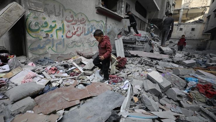 İsrail’in Gazze’ye saldırılarında can kaybı son 24 saatte 61 artarak 55 bin 493’e yükseldi