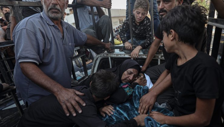 İsrail’in Gazze’ye saldırılarında, yardım bekleyenlerin de bulunduğu 35 kişi hayatını kaybetti
