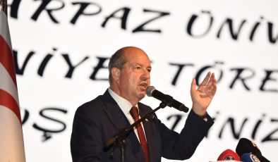 AKÜN mezuniyet töreninde konuşan Tatar, teknoloji çağında gençleri geleceğe hazırlamanın önemli olduğunu vurguladı