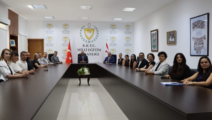 Çavuşoğlu, AÖA Başkanı Konedralı ve akademi öğretmenlerini kabul etti
