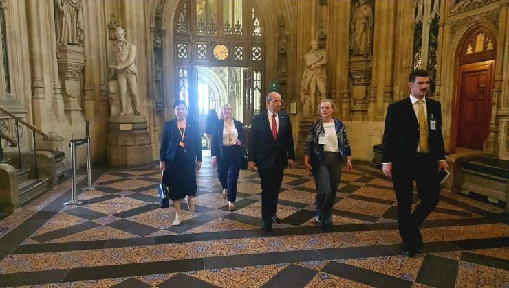 Cumhurbaşkanı Tatar, Londra’da Doughty ile görüştü