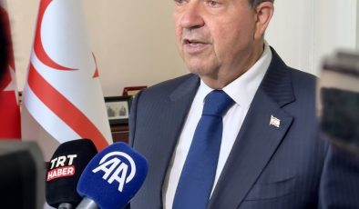Cumhurbaşkanı Tatar, KKTC’ye direkt uçuşlara engel olunmaması gerektiğini söyledi