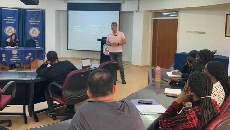 DAÜ’de “2. Kulvar Diplomasisi – Doğu Akdeniz’de çıkış yolu mu?” başlıklı seminer düzenlendi