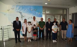 Çocuk Onkoloji Bölümü’nde eğitimlerine devam eden çocuklar bugün karnelerini aldılar