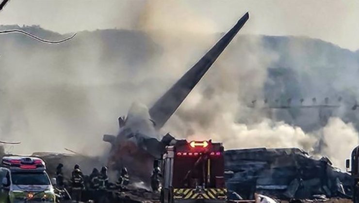 Hindistan’da yolcu uçağı düştü: 242 kişi bulunuyordu