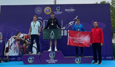 Enis Alçıcı, Ordu Triatlonu’nda birinci