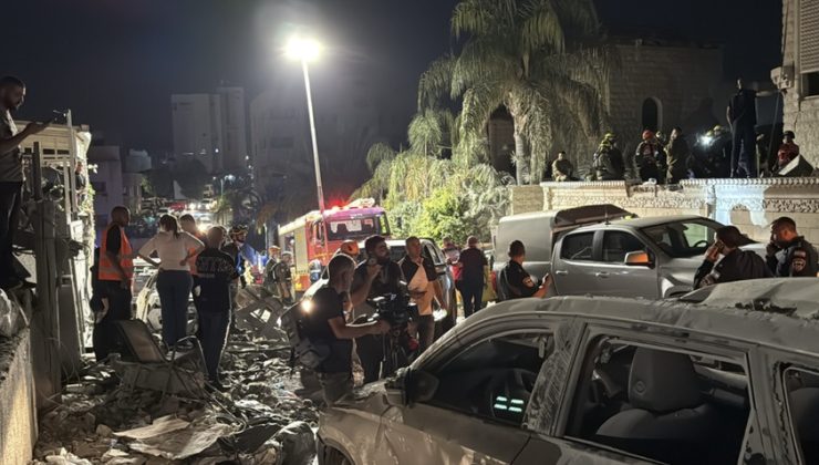 İran’ın füze saldırısında İsrail’in merkez bölgelerinde 3 kişi öldü
