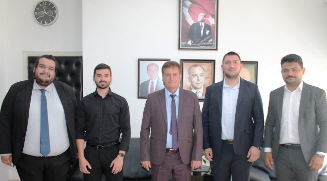 Bayındırlık ve Ulaştırma Bakanı Arıklı, Kıbrıs Türk Gençlik Konfederasyonu’nu kabul etti