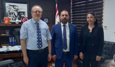 Tarım Bakanı Hüseyin Çavuş, OKKÜ Mühendislik Fakültesi Dekanı Yrd. Doç. Dr. Refet Ramiz’i kabul etti