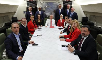 Türkiye Cumhurbaşkanı Erdoğan, Azerbaycan dönüşü gazetecilerin sorularını yanıtladı…