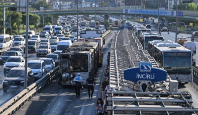 Bakırköy’de metrobüste yangın