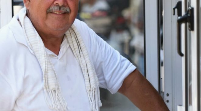Kıbrıs kültürünün temsilcilerinden, Lefkoşa’nın simgelerinden biri; Hakan Aşık…