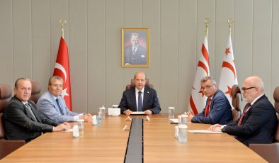 Cumhurbaşkanı Tatar, New York toplantısı öncesinde siyasi partilerle bir araya geldi