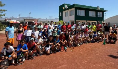 Tenis eğitim kampları tamamlandı