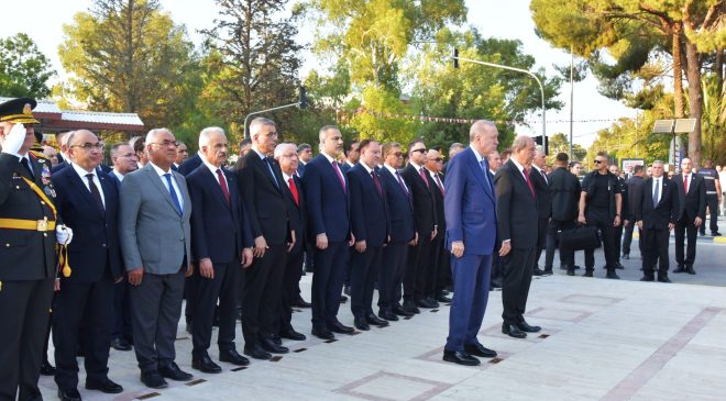 20 Temmuz Barış ve Özgürlük Bayramı kutlamaları… Lefkoşa Atatürk Anıtı önünde tören düzenlendi
