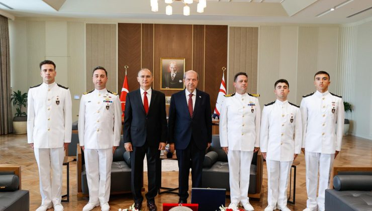 Cumhurbaşkanı Tatar, Deniz Albay Tek’i kabul etti