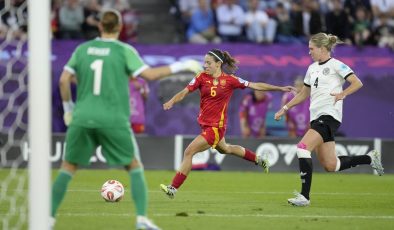 İspanya finalde