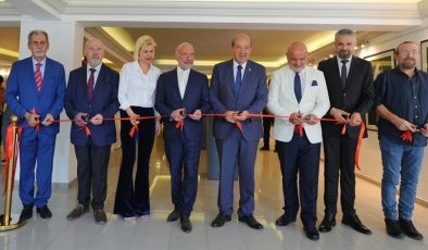 Cumhurbaşkanı Tatar 20 Temmuz Sergisi’ni açtı. “Sanata ve sanatçıya sahip çıkmaya devam edeceğiz”