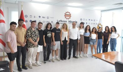 Harmancı, Eskişehir Kültürel Gençlik Gezisi’ne katılacak öğrencilerle bir araya geldi