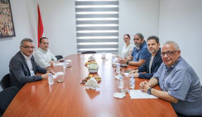 CTP Genel Başkanı Erhürman, DAÜ-SEN yetkililerini kabul etti