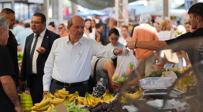 Cumhurbaşkanı Ersin Tatar, Girne Açık Pazarı ziyaret etti