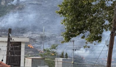 Limasol’un dağlık bölgelerindeki yangın genişleyerek ilerliyor; Yangında araç içinde mahsur kalan 2 kişi hayatını kaybetti